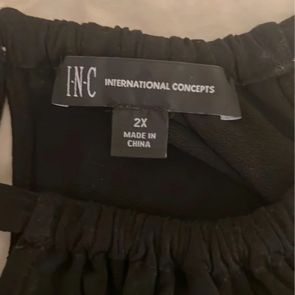 Women’s top - Picture 2 of 5